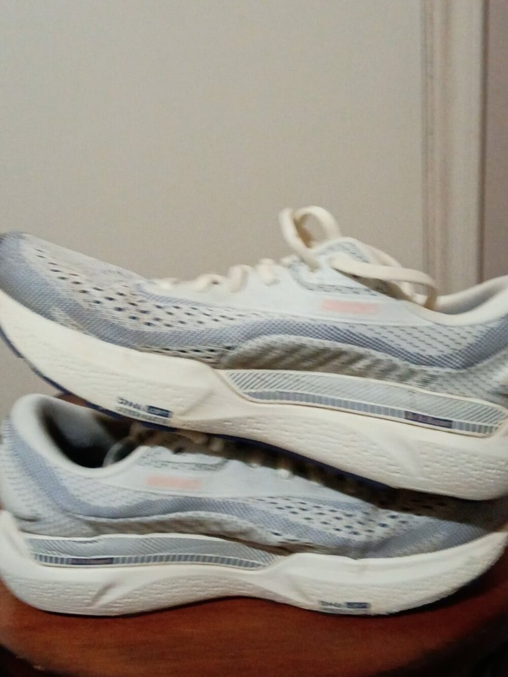 Brooks Women's Adrenaline GTS 24 1204261B140 Gray Running Shoes Size 8 B - Picture 12 of 14